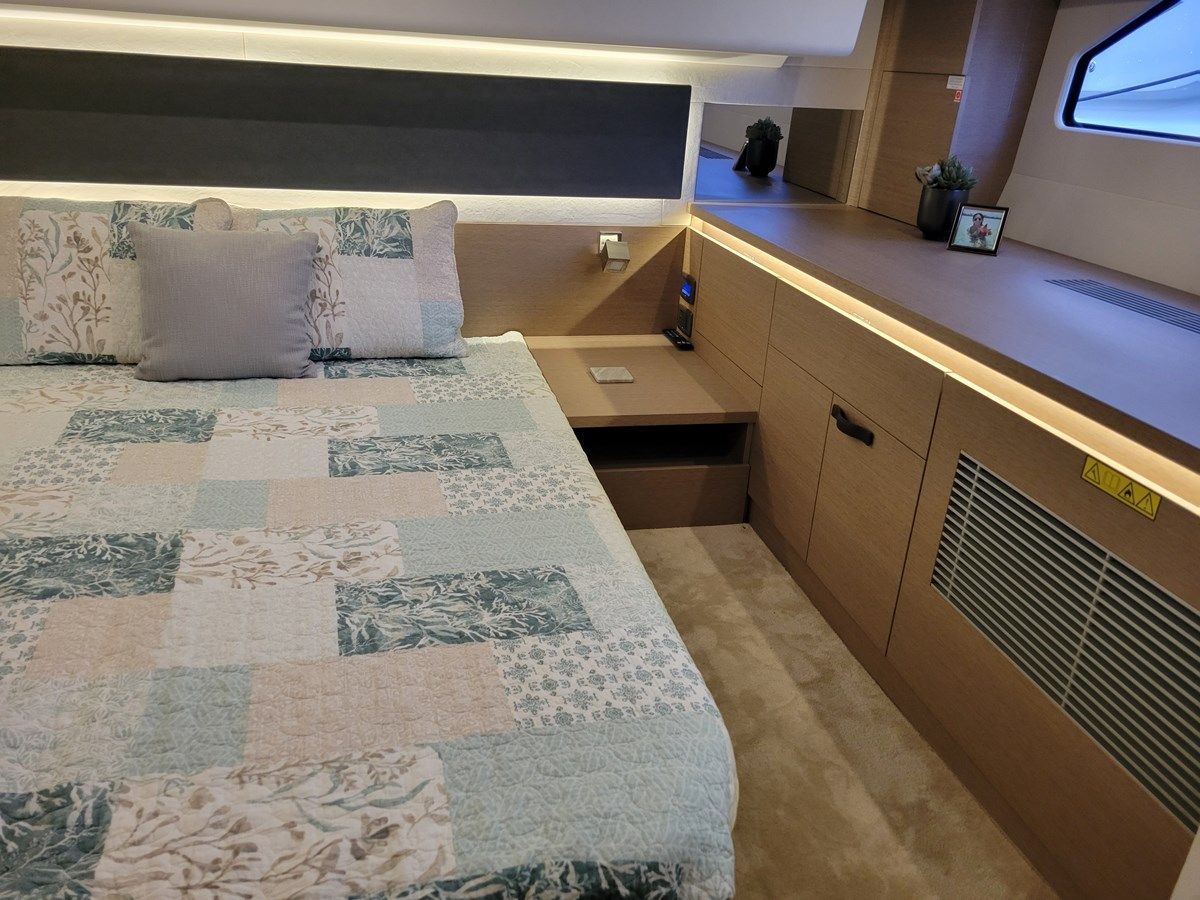 the best price on Prestige 420 Fly - PRESTIGE