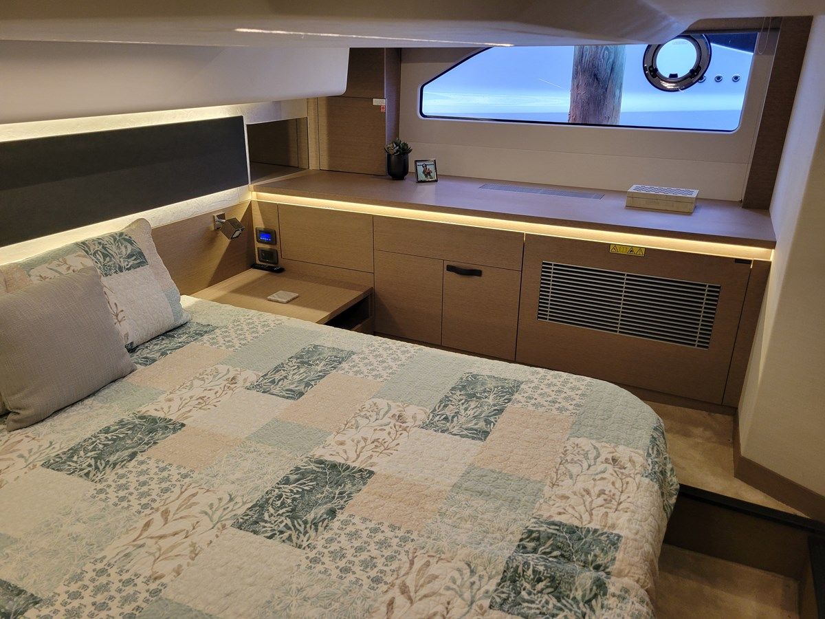 best yacht sales deals Prestige 420 Fly