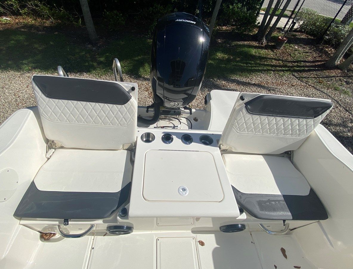 Buy a Bayliner Trophy 20CC 20 at Shestakov Yacht Sales