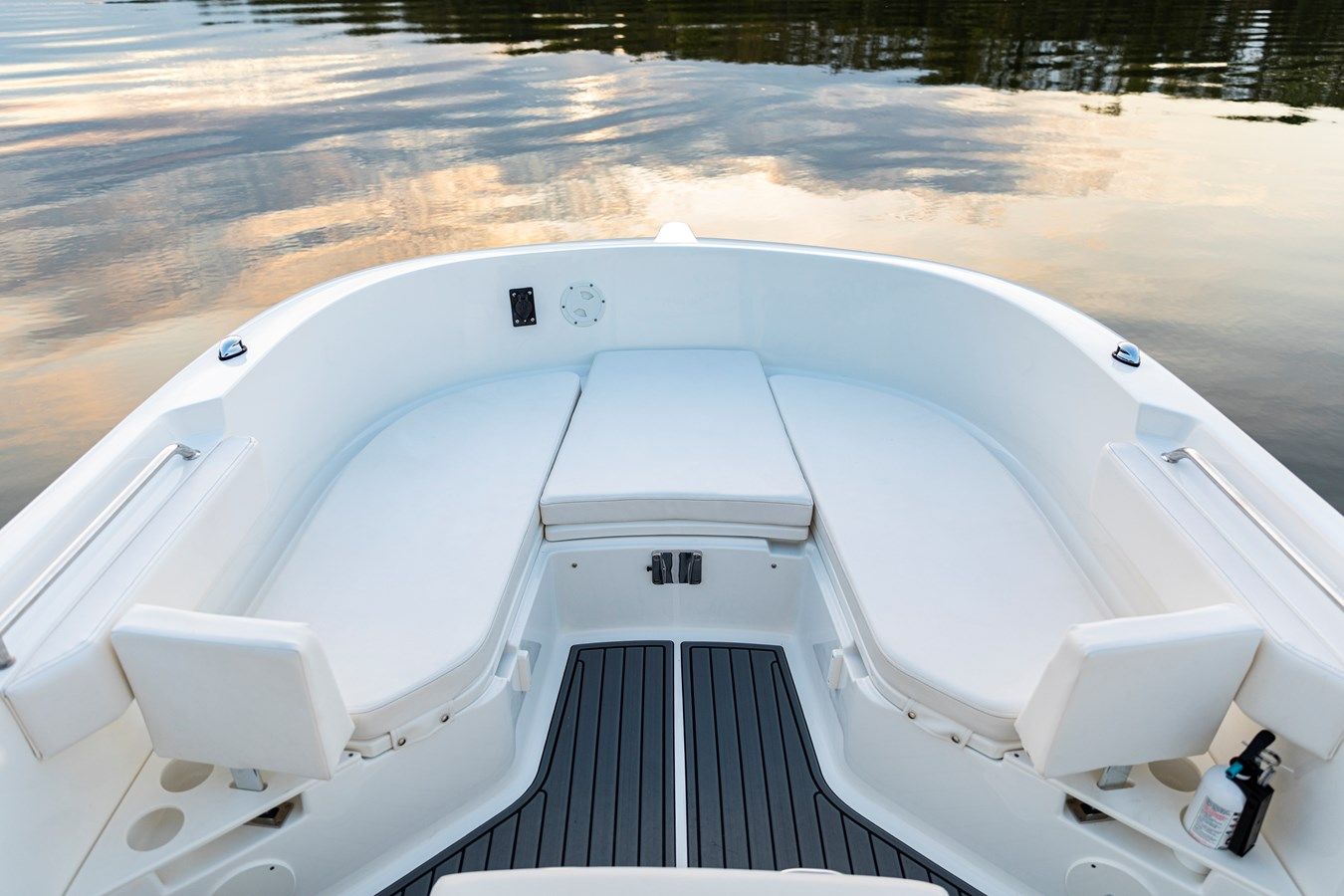 Buy a Bayliner Trophy 22CC 2024 at Shestakov Yacht Sales