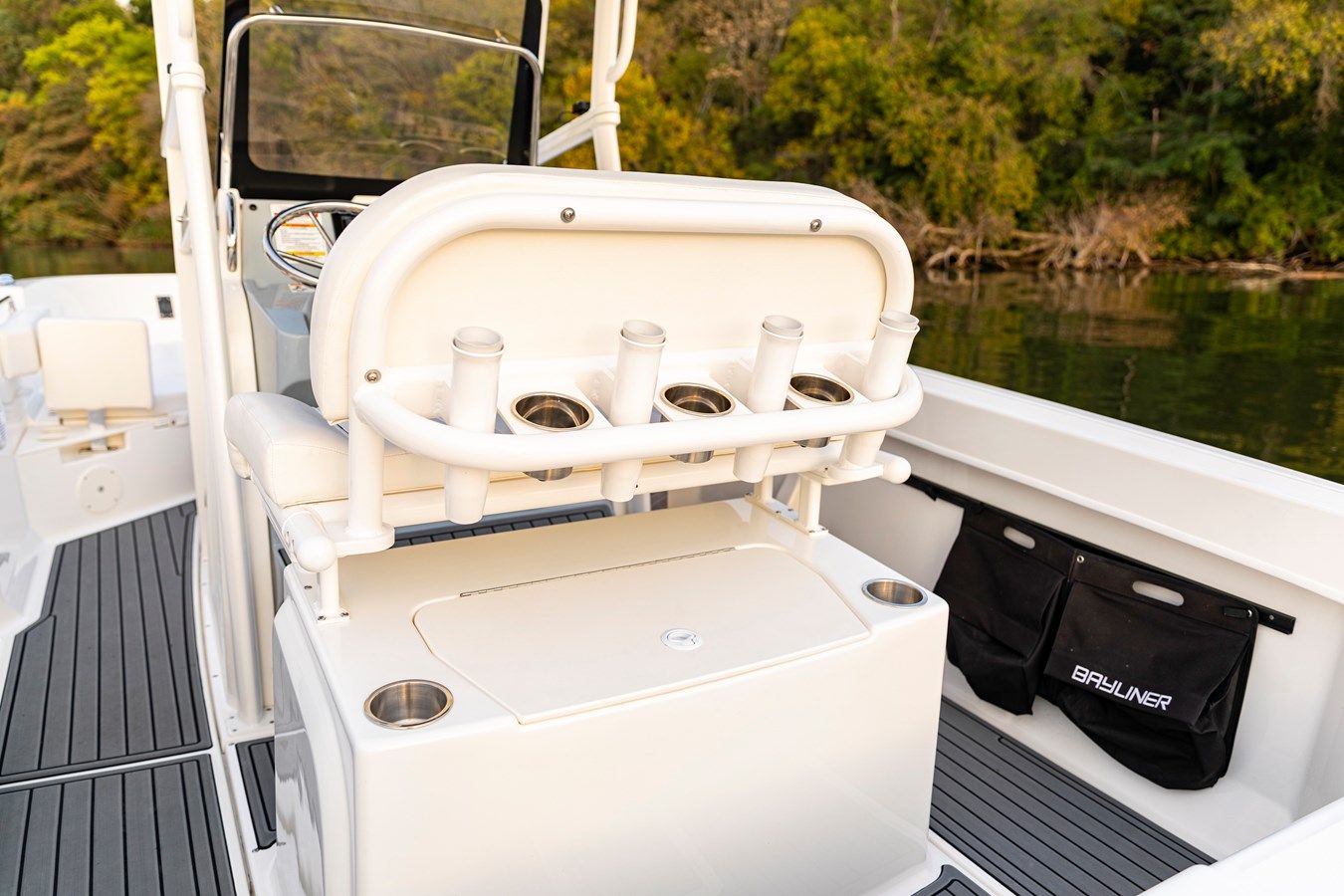 best yacht sales deals Bayliner Trophy 22CC 22