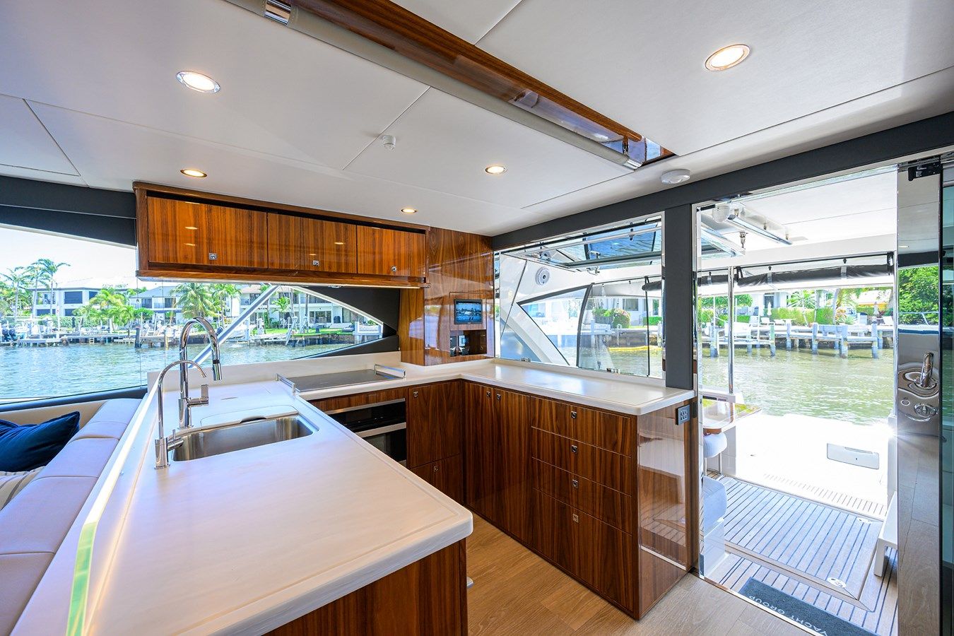 58 SMY 2024 yacht sale