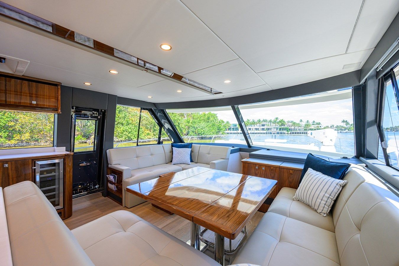 Buy a 58 SMY - Riviera at Shestakov Yacht Sales