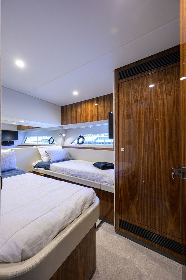 Buy a yacht 58 SMY 65