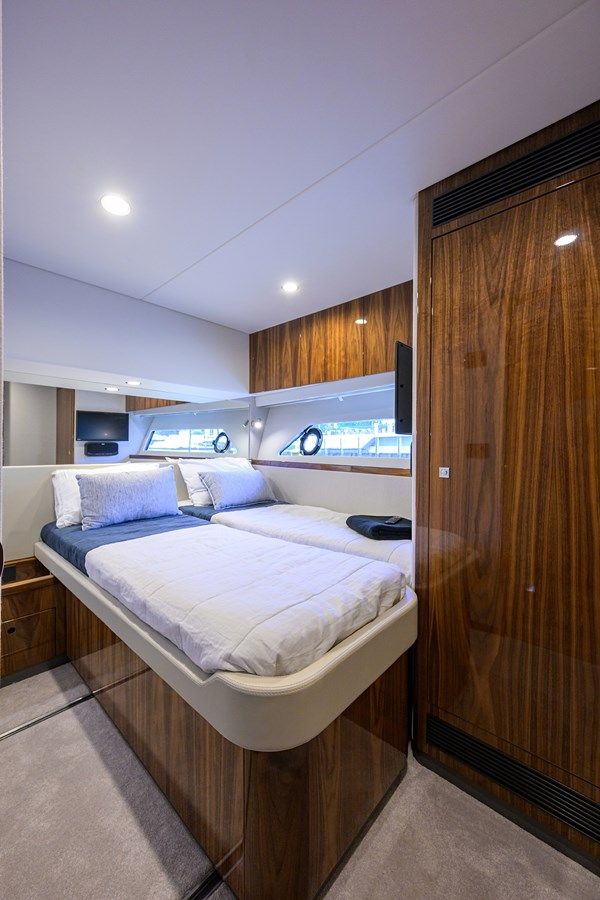 the best price on 58 SMY - Riviera