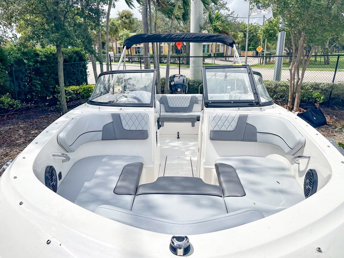 the best price on Bayliner VR4 2024