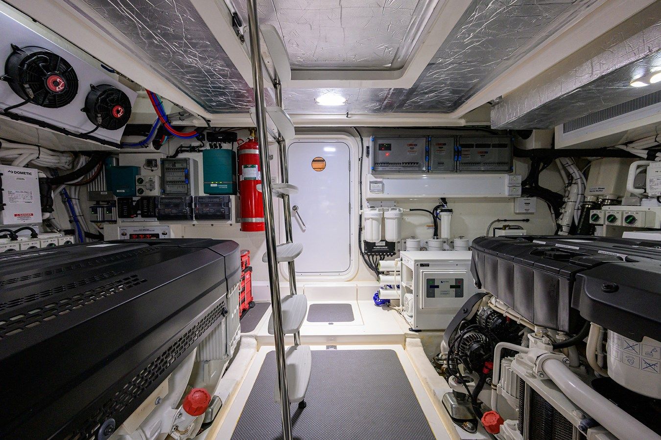 Buy a 58 SMY - Riviera at Shestakov Yacht Sales