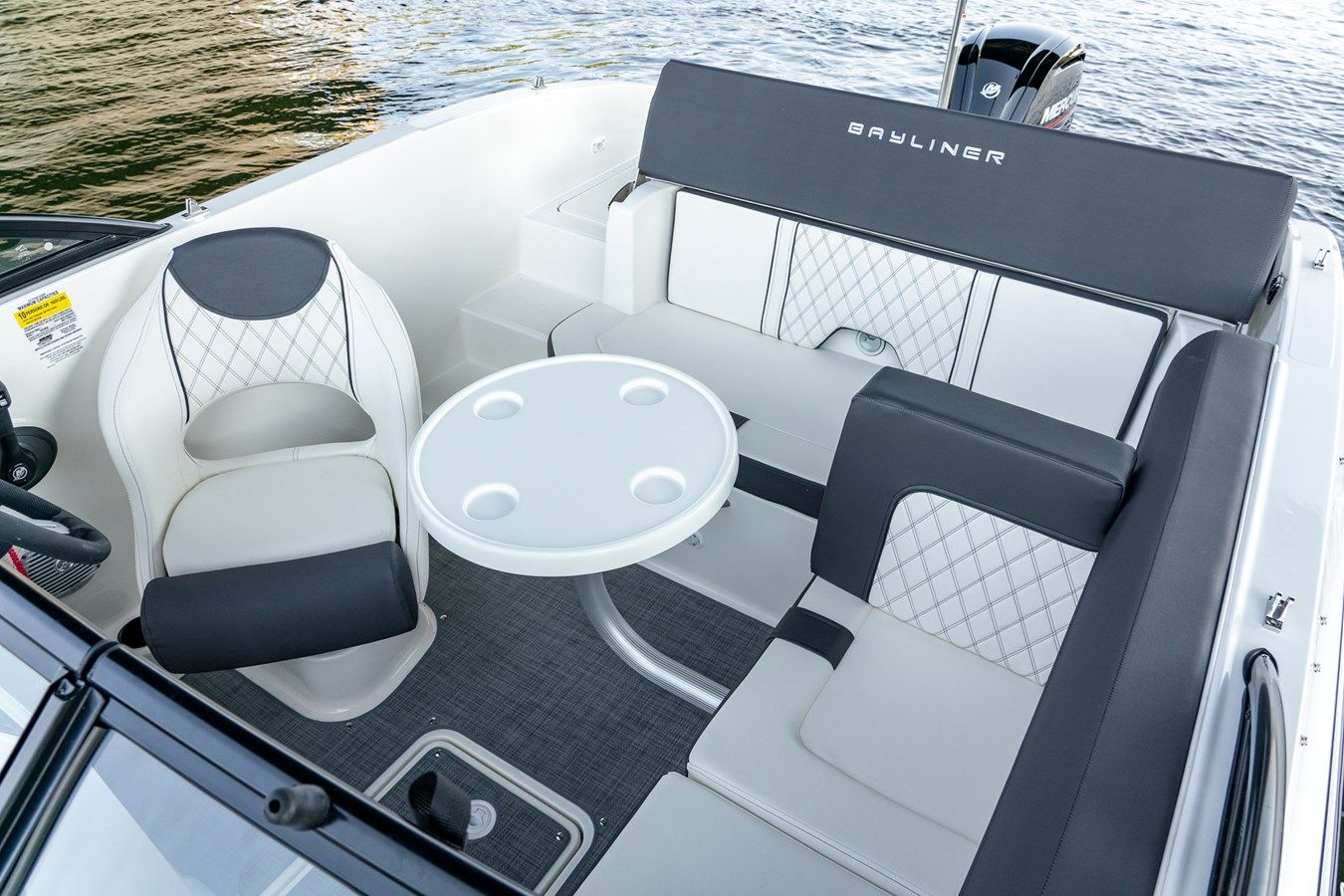 Стоимость яхты Bayliner DX2000 - BAYLINER