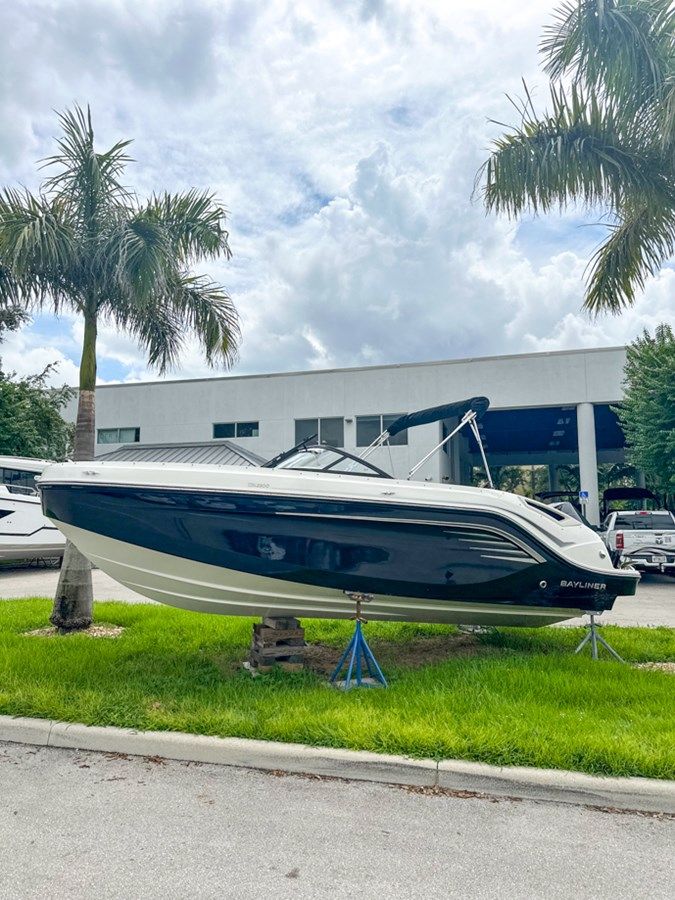 Продажа яхты Bayliner DX2200 - BAYLINER