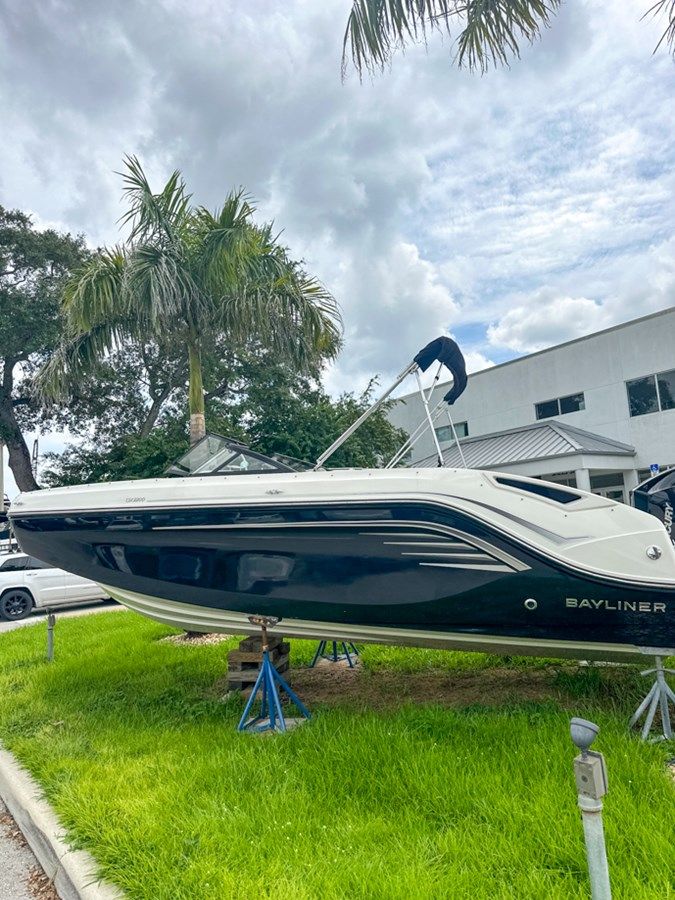 Лучшие предложения покупки яхты Bayliner DX2200 - BAYLINER