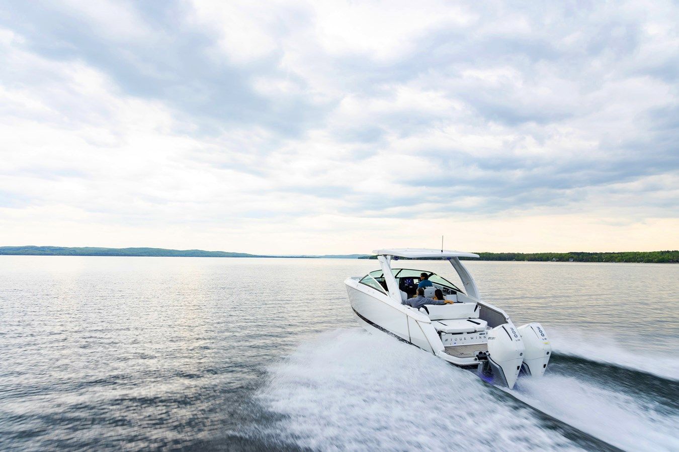 best yacht sales deals Four Winns H9C