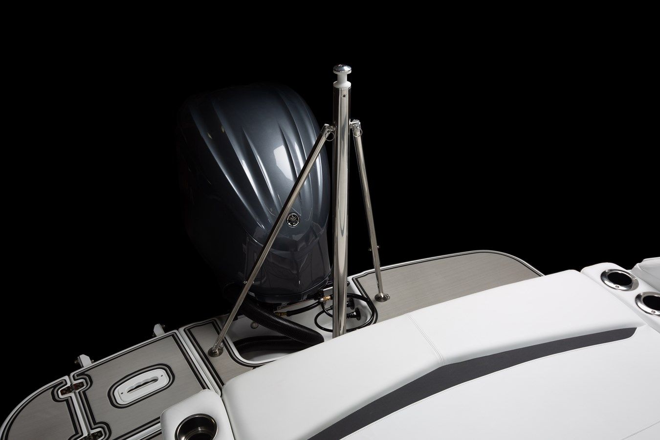 Buy a Four Winns HD5 24 at Shestakov Yacht Sales