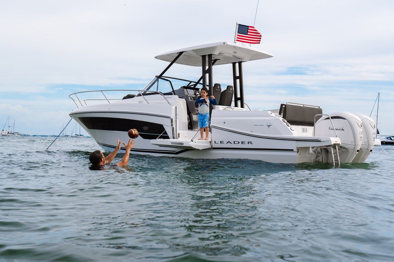 Купить Jeanneau Leader 9.0 WA S2 - Jeanneau