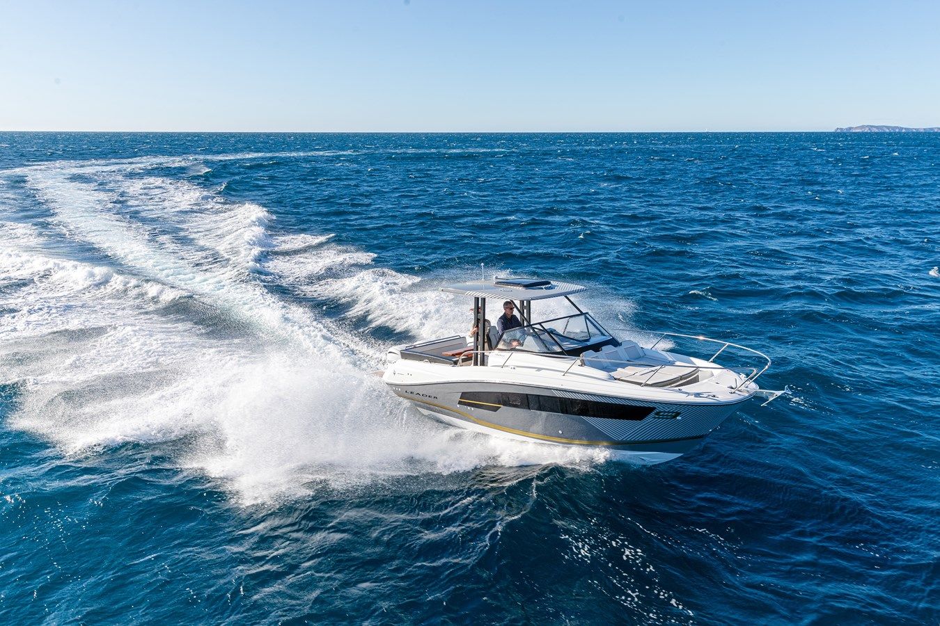 Купить яхту Jeanneau Leader 9.0 WA S2 Leader 9.0 WA S2 в Shestakov Yacht Sales