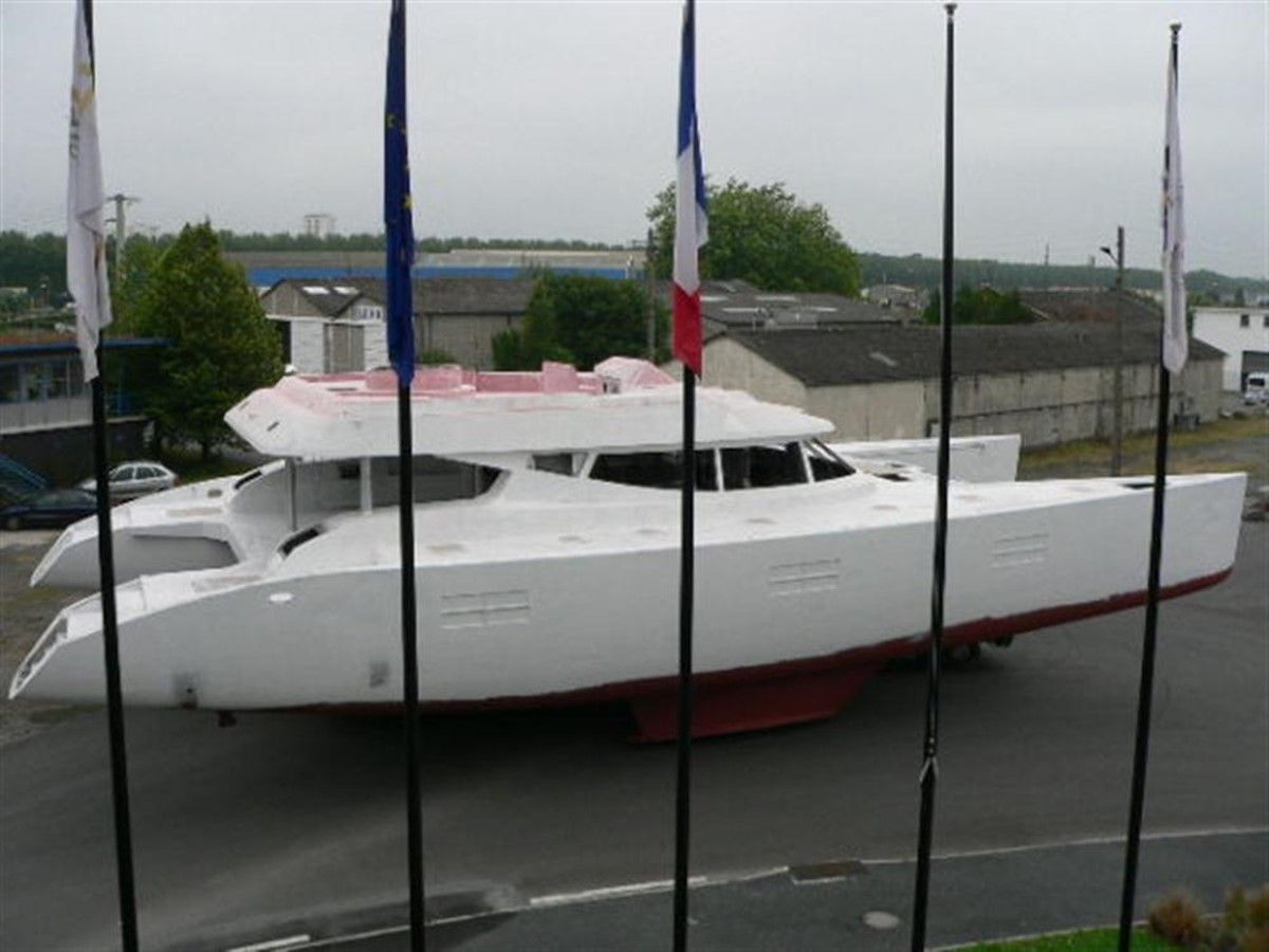 Buy a 100' 2008 Yapluka 100 DD 2008 at Shestakov Yacht Sales