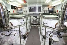 JOHNSON 80’ SKYLOUNGE WFISHING COCKPIT