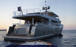 Buy a yacht 121 ft Explorer 37 121