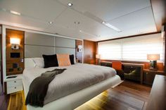 Buy a yacht Insignia - Sunseeker