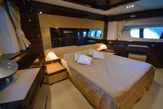 the best price on Julia S - Azimut Yachts
