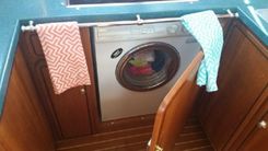 DOG'S LIFE - LINSSEN yacht sale