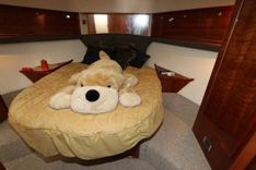 - - RIVIERA AUSTRALIA yacht sale