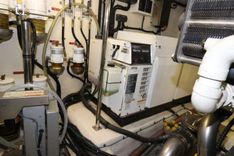 - Enclosed Flybridge