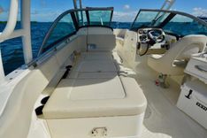 Buy a yacht Boston Whaler 230 Vantage 2017