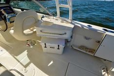 the best price on Boston Whaler 230 Vantage 2017