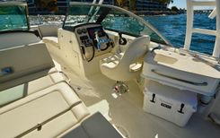 the best price on Boston Whaler 230 Vantage - Boston Whaler