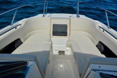 best yacht sales deals Boston Whaler 230 Vantage 24