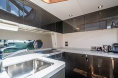 Купить яхту - - Sunseeker в Shestakov Yacht Sales