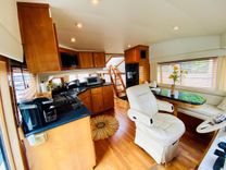 The Motley Crew - NAVIGATOR