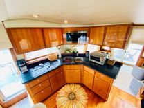 the best price on The Motley Crew - NAVIGATOR