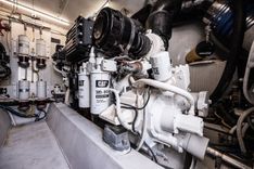 Лучшая цена на DAY BY DAY 2009