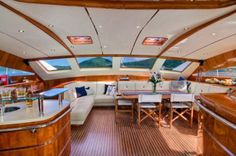 Купить яхту 74' Privilege 2010 2010 в Shestakov Yacht Sales