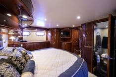 59 MARQUIS 2004 price