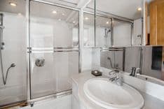 the best price on ER 65 Motoryacht