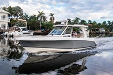 350 Realm Realm yacht sale