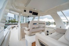 the best price on 350 Realm