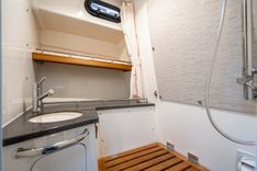 350 Realm yacht sale