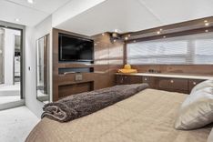 Продажа яхты - - Cruisers Yachts