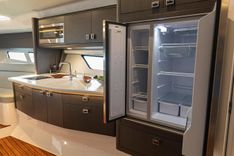 Buy a yacht NO NAME - INTREPID POWERBOATS INC.