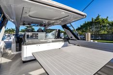 Купить яхту - - Azimut Yachts в Shestakov Yacht Sales