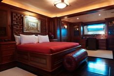 the best price on TIARA II 2004