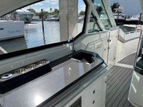 Buy a yacht - 380 Super Sport Crossover OB
