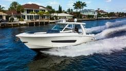  420 Outrage - Boston Whaler yacht sale