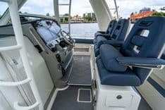 Buy a yacht  420 Outrage - Boston Whaler