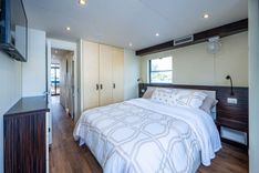 the best price on 44 Powercat - OVERBLUE