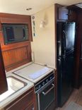 Buy a 46' Hatteras 1976 at Shestakov Yacht Sales