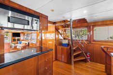 best yacht sales deals JEF82110L506